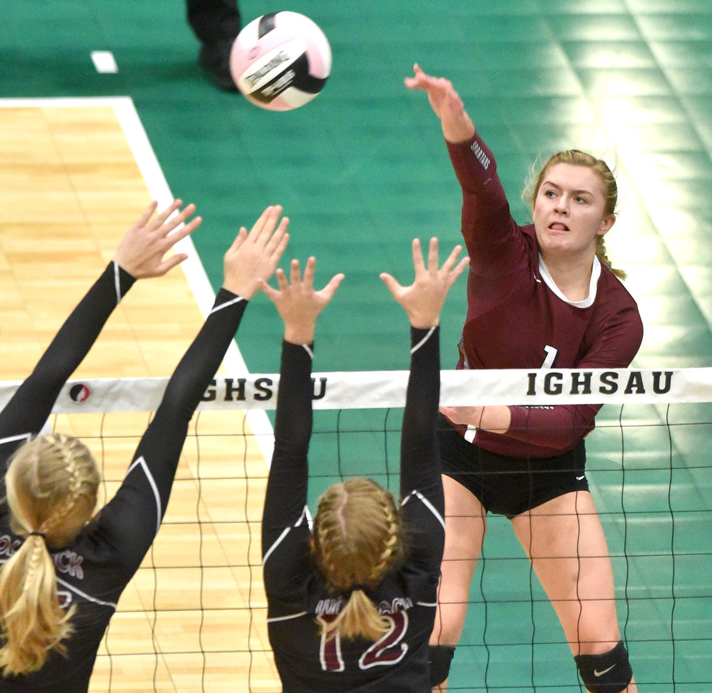 Western Christian vs Grundy Center state volleyball